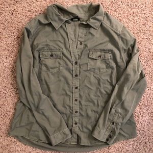 Torrid button up top